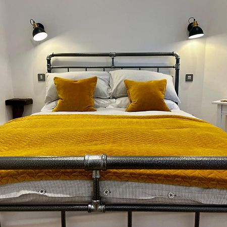 Newly Renovated Stunning Warehouse Apartment Μπόρνμουθ Εξωτερικό φωτογραφία