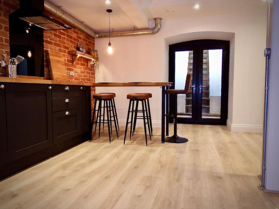 Newly Renovated Stunning Warehouse Apartment Μπόρνμουθ Εξωτερικό φωτογραφία