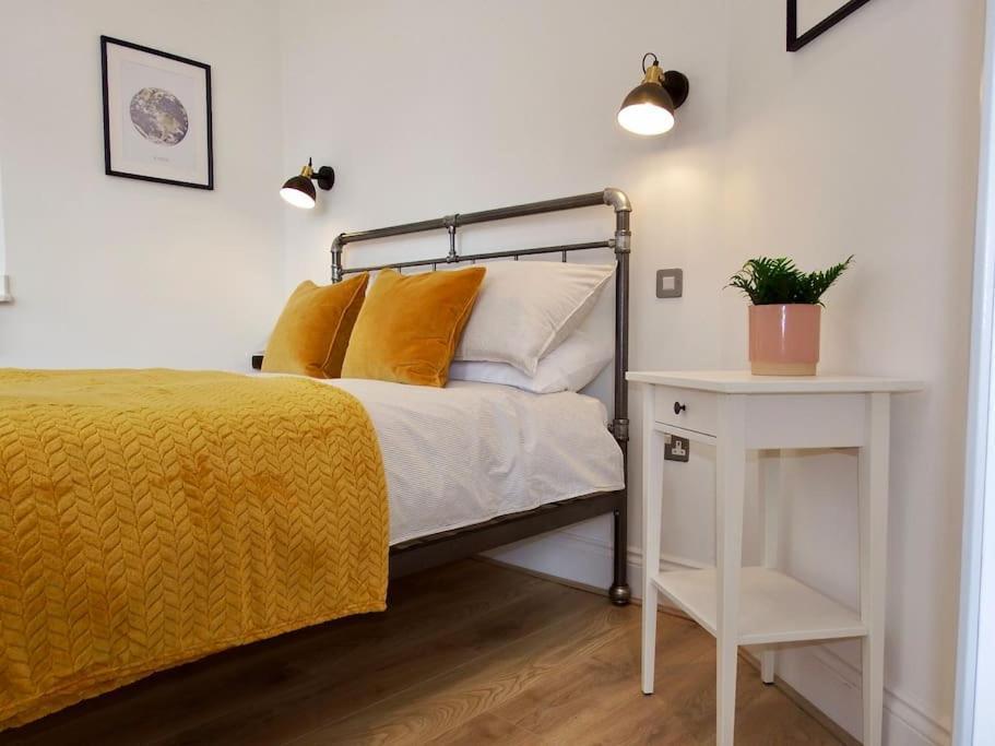 Newly Renovated Stunning Warehouse Apartment Μπόρνμουθ Εξωτερικό φωτογραφία