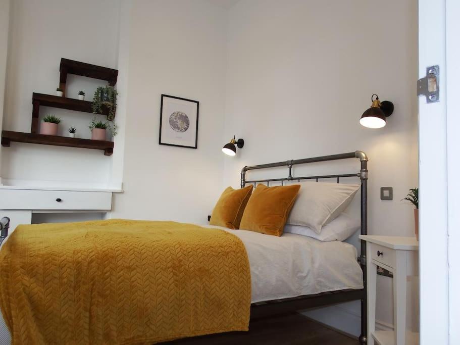 Newly Renovated Stunning Warehouse Apartment Μπόρνμουθ Εξωτερικό φωτογραφία