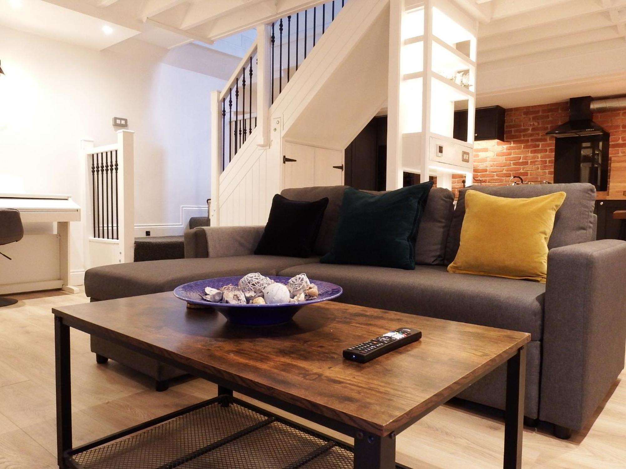 Newly Renovated Stunning Warehouse Apartment Μπόρνμουθ Εξωτερικό φωτογραφία