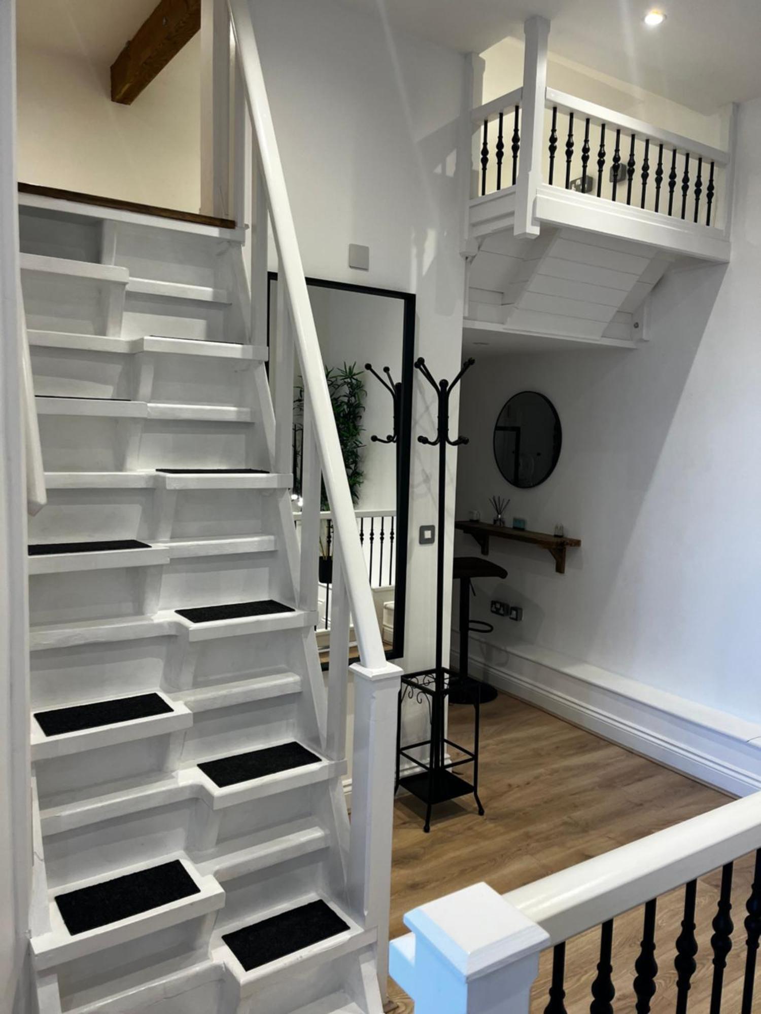 Newly Renovated Stunning Warehouse Apartment Μπόρνμουθ Εξωτερικό φωτογραφία